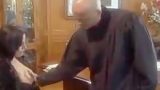 Keltoş Seksi Patronunu Ayartıyor