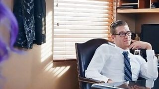İş Yerinde Sik Yalarken Yalandı Ve Cezalandırıldı